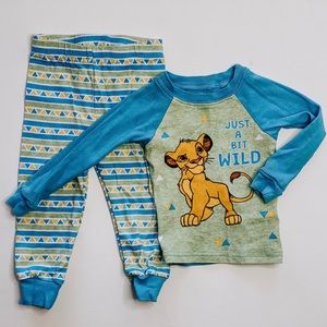 Disney // 2 Piece Lion King Pajama Set